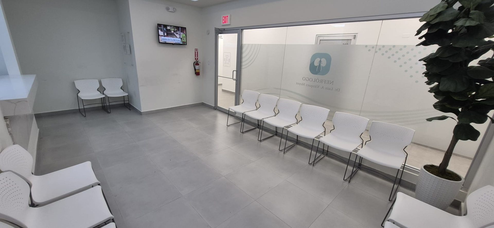 Sala de espera de la oficina del Dr. Luis A. Vázquez Moyet